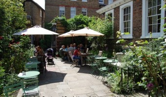 <p>A Day Out in Hampstead - <a href='/articles/hampsteadheath'>Click here for more information</a></p>